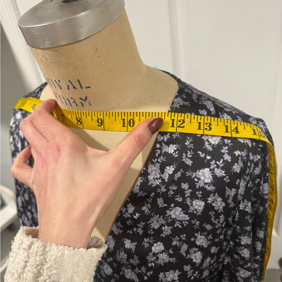 NWOT Zara A-line Dress in Size M with Long Bishop Sleeves and Scoop Neck - Picture 7 of 8